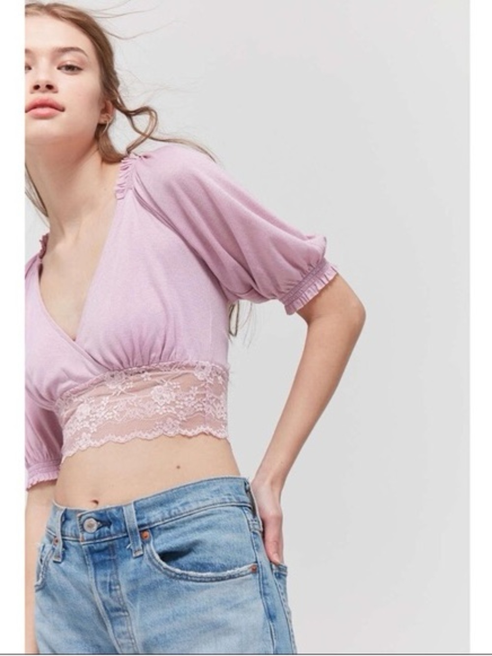 URBAN OUTFITTERS “Samara” Plunge Lace-Trim Cropped Top in Pink, Size XS